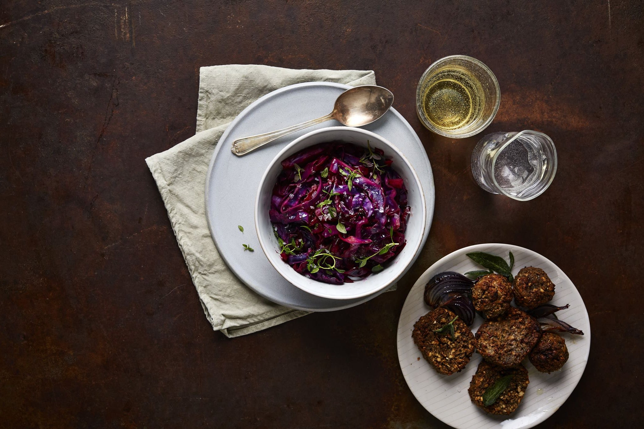 Braised red cabbage